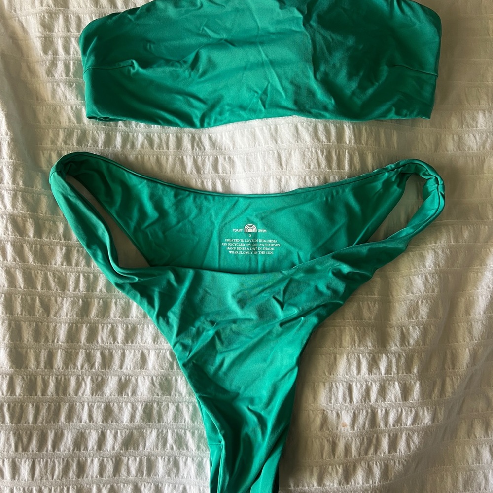 Toast Swim Mauis green top and bottoms